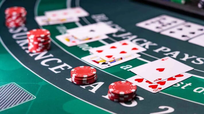 Cách chơi blackjack cho người mới bắt đầu - Hướng dẫn từ A-Z