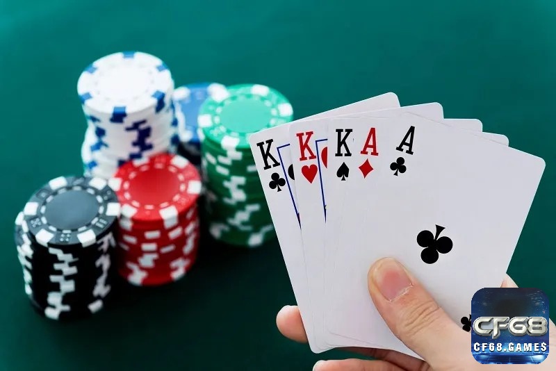 Đọc bài là kỹ năng cốt lõi trong luật chơi bài poker texas hold’em, đòi hỏi phân tích các lá bài có thể có dựa trên thông tin sẵn có