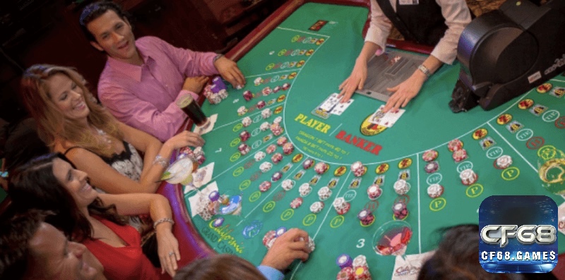 Người chơi và Nhà cái trong baccarat tuân theo quy tắc rút bài thứ ba tự động dựa trên tổng điểm, giúp đảm bảo tính công bằng và minh bạch