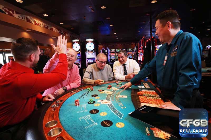 Luật bàn chơi ảnh hưởng lớn đến cách áp dụng chiến thuật Blackjack 2025.